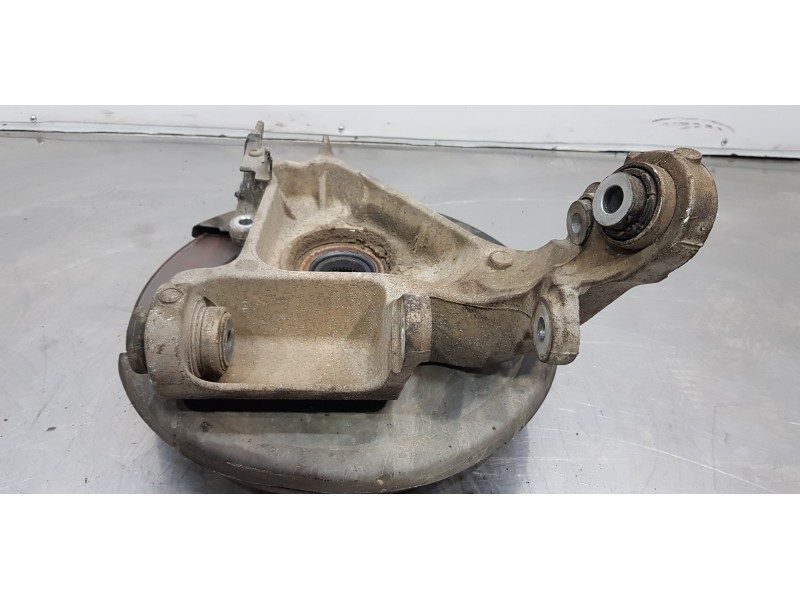 Recambio de mangueta trasera izquierda para land rover range rover vogue referencia OEM IAM LR038551  