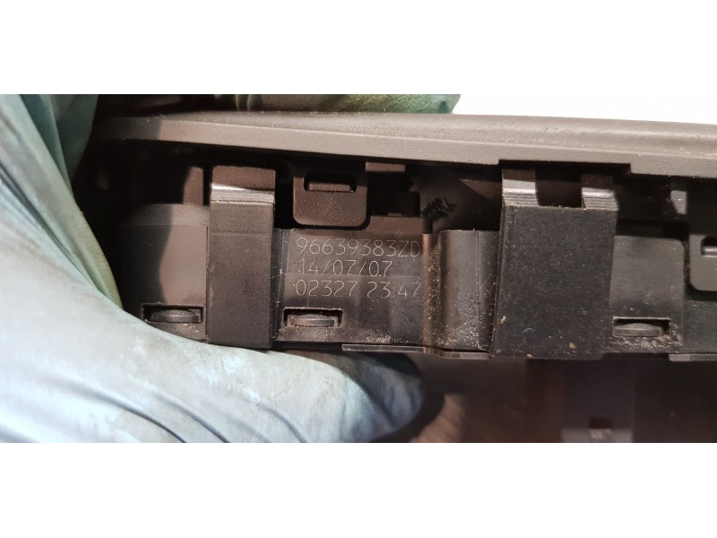 Recambio de mando elevalunas delantero izquierdo para citroen c4 grand picasso exclusive referencia OEM IAM 96639383ZD  