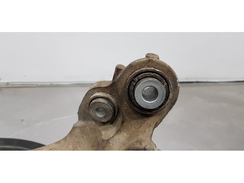 Recambio de mangueta trasera izquierda para land rover range rover vogue referencia OEM IAM LR038551  