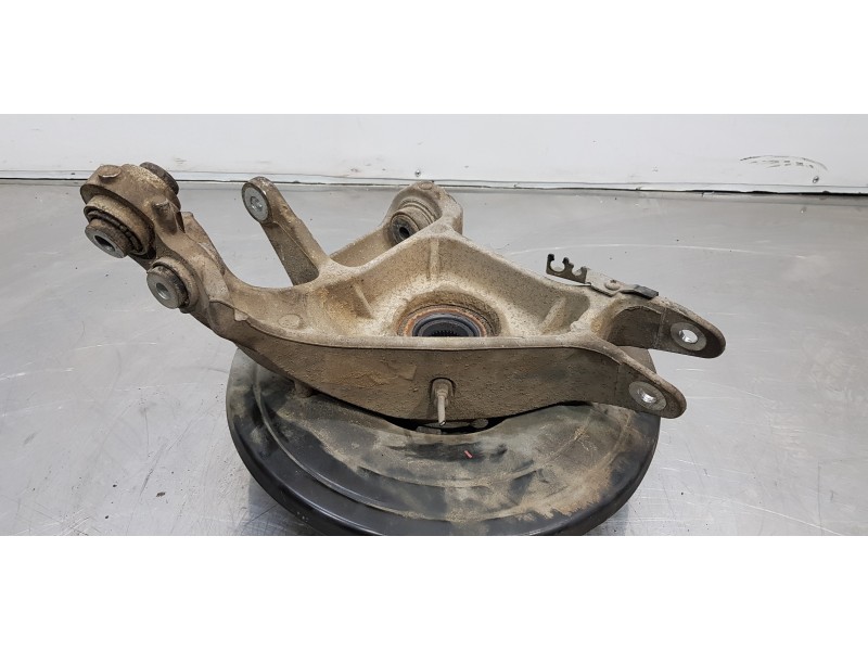 Recambio de mangueta trasera izquierda para land rover range rover vogue referencia OEM IAM LR038551  