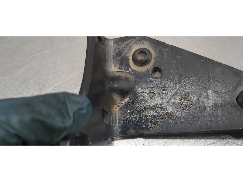 Recambio de soporte / guia puerta corredera para volkswagen t5 transporter/furgoneta caja cerrada referencia OEM IAM 7E0843398G 