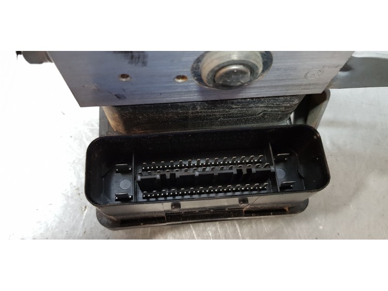 Recambio de abs para bmw serie 1 berlina (e81/e87) 120d referencia OEM IAM 677221301  