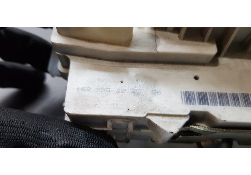 Recambio de cerradura puerta trasera derecha para mercedes clase r (w251) r 350 cdi l 4-matic (251.122) referencia OEM IAM 16973