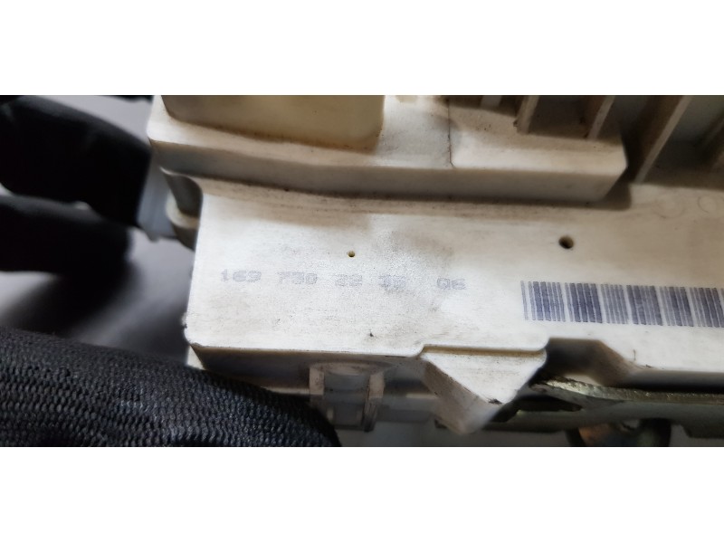Recambio de cerradura puerta trasera derecha para mercedes clase r (w251) r 350 cdi l 4-matic (251.122) referencia OEM IAM 16973