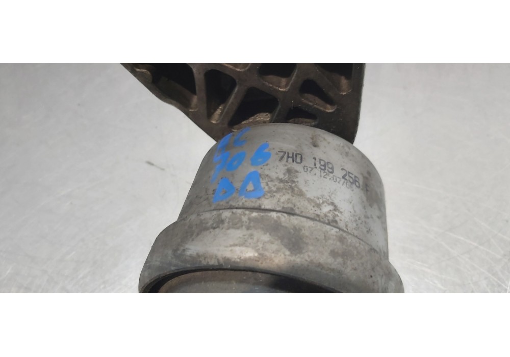 Recambio de soporte motor derecho para volkswagen t5 transporter/furgoneta caja cerrada referencia OEM IAM 7H0199256F  