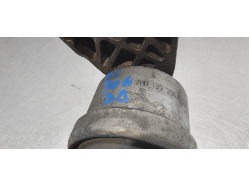 Recambio de soporte motor derecho para volkswagen t5 transporter/furgoneta caja cerrada referencia OEM IAM 7H0199256F  