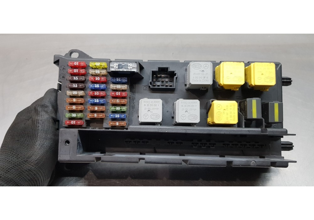 Recambio de caja reles / fusibles para volkswagen crafter caja cerrada caja cerrada 30 batalla corta referencia OEM IAM 90654502