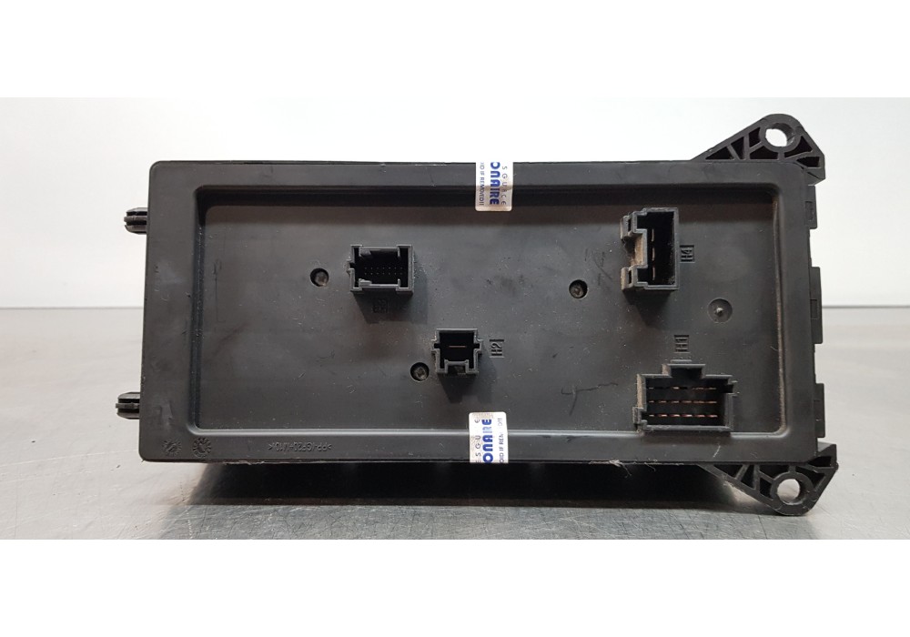 Recambio de caja reles / fusibles para volkswagen crafter caja cerrada caja cerrada 30 batalla corta referencia OEM IAM 90654502