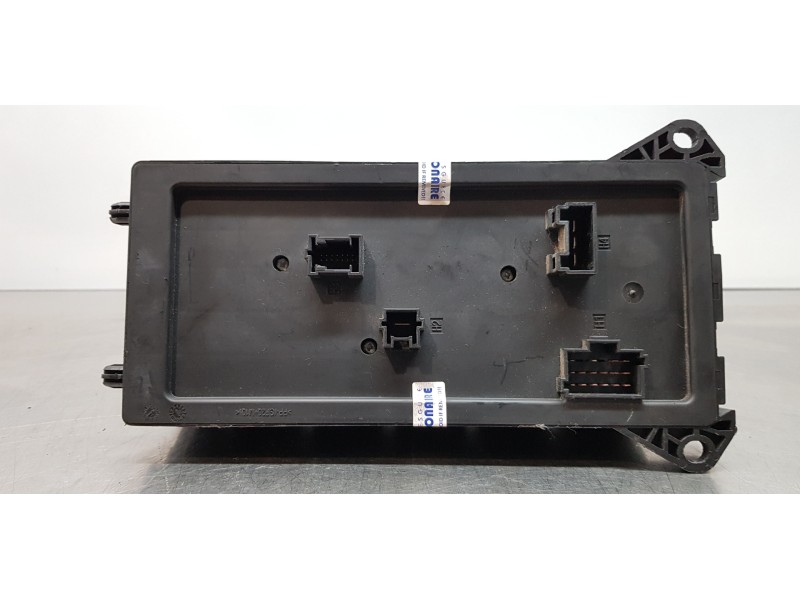 Recambio de caja reles / fusibles para volkswagen crafter caja cerrada caja cerrada 30 batalla corta referencia OEM IAM 90654502