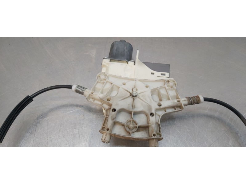 Recambio de elevalunas trasero izquierdo para peugeot 407 st confort referencia OEM IAM 922385  