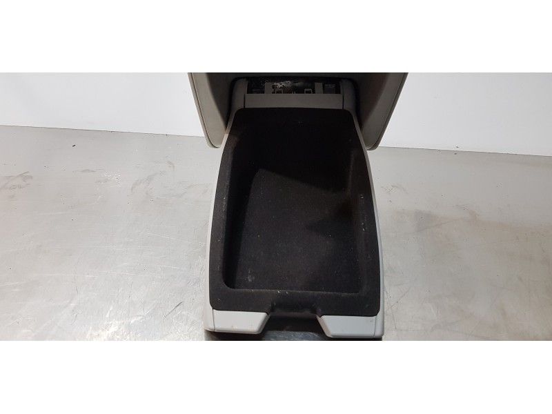 Recambio de apoyabrazos central para audi a6 lim. (4g2) 3.0 tdi quattro referencia OEM IAM 4G0864248D  