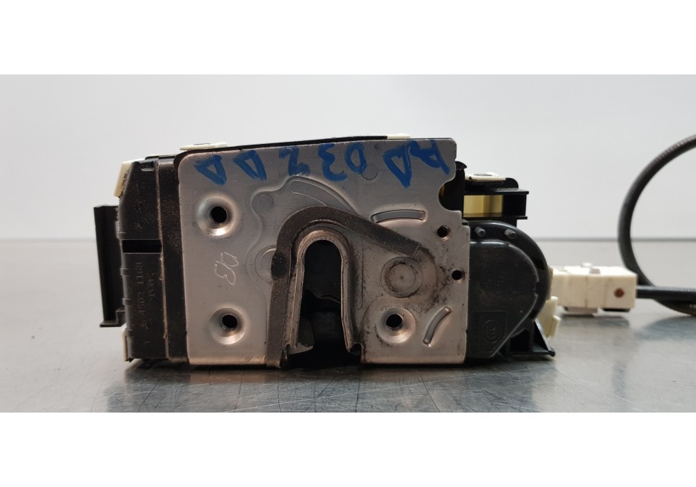 Recambio de cerradura puerta delantera derecha para volkswagen crafter caja cerrada caja cerrada 30 batalla corta referencia OEM
