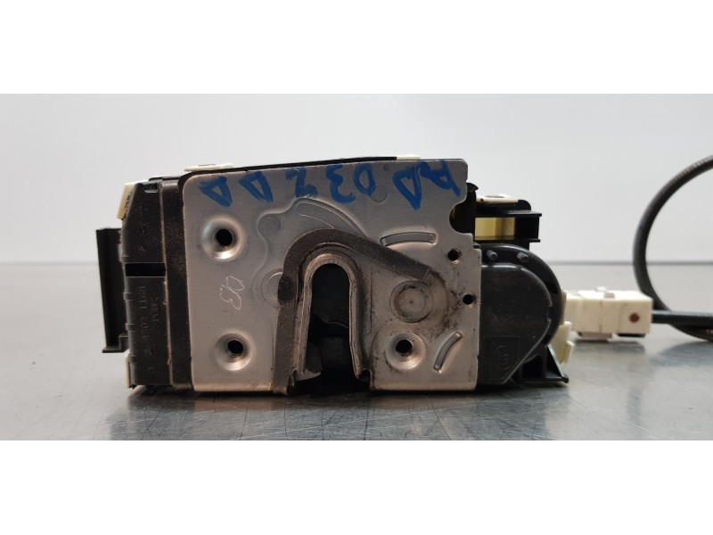 Recambio de cerradura puerta delantera derecha para volkswagen crafter caja cerrada caja cerrada 30 batalla corta referencia OEM