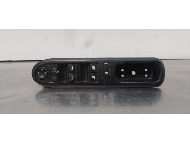 Recambio de mando elevalunas delantero izquierdo para peugeot 407 st confort referencia OEM IAM 96468704XT  