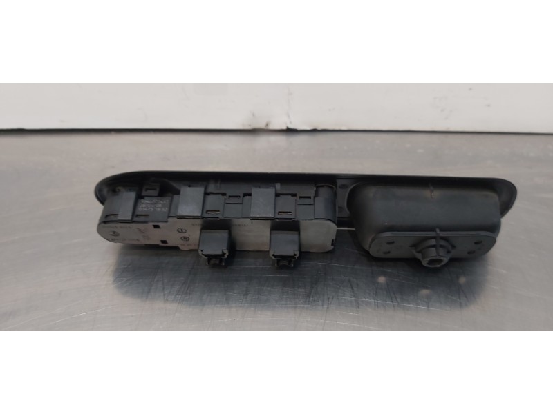 Recambio de mando elevalunas delantero izquierdo para peugeot 407 st confort referencia OEM IAM 96468704XT  