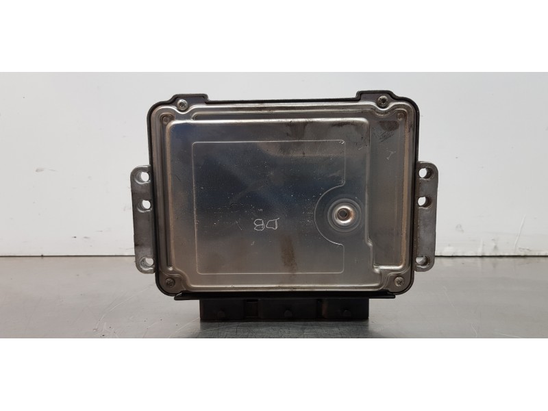 Recambio de centralita motor uce para renault scenic ii confort authentique referencia OEM IAM 8200386508   Recambio de centralita motor uce para renault scenic ii confort authentique referencia OEM IAM 8200386508