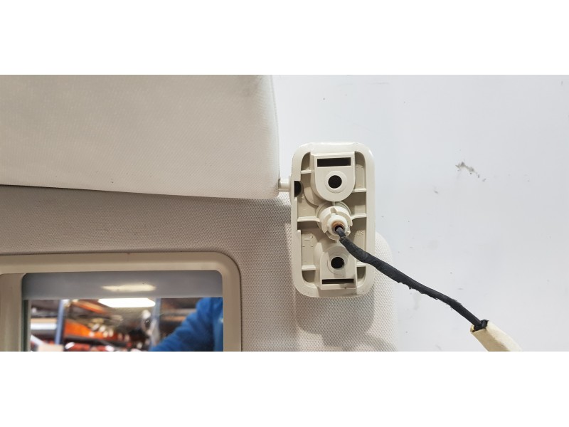 Recambio de parasol derecho para land rover range rover vogue referencia OEM IAM LR040168  