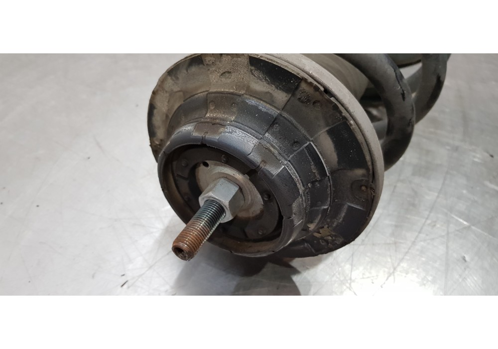 Recambio de amortiguador delantero derecho para volkswagen t5 bus (7e) caravelle comfortline lang 4motion referencia OEM IAM 7E8