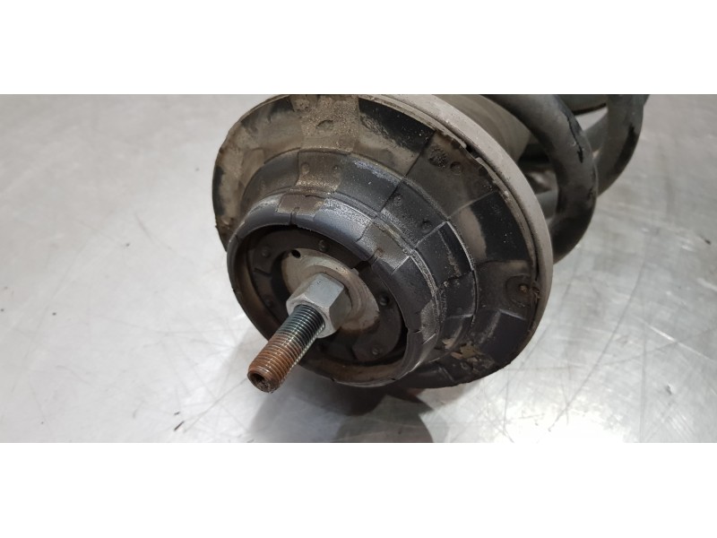 Recambio de amortiguador delantero derecho para volkswagen t5 bus (7e) caravelle comfortline lang 4motion referencia OEM IAM 7E8