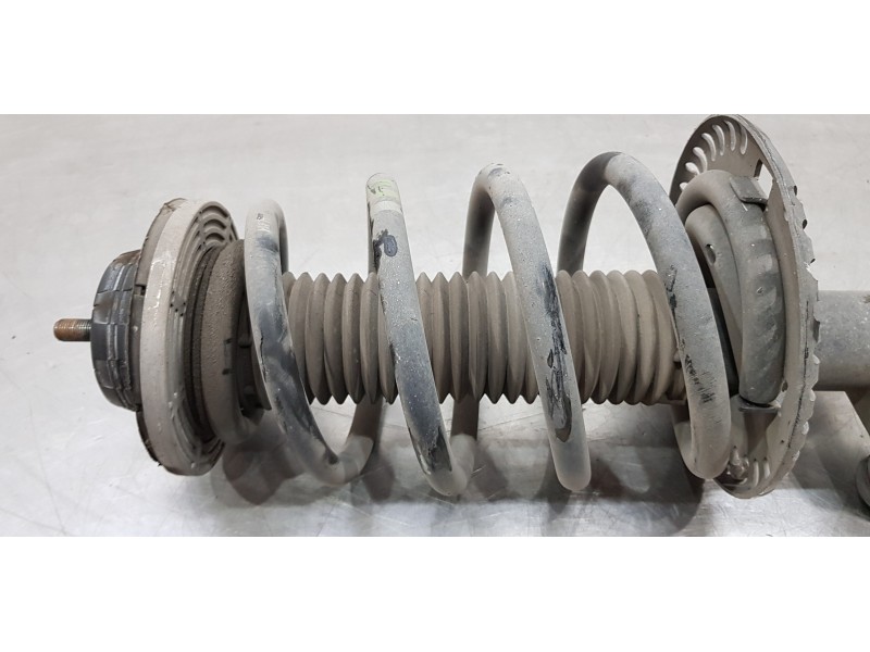 Recambio de amortiguador delantero derecho para volkswagen t5 bus (7e) caravelle comfortline lang 4motion referencia OEM IAM 7E8