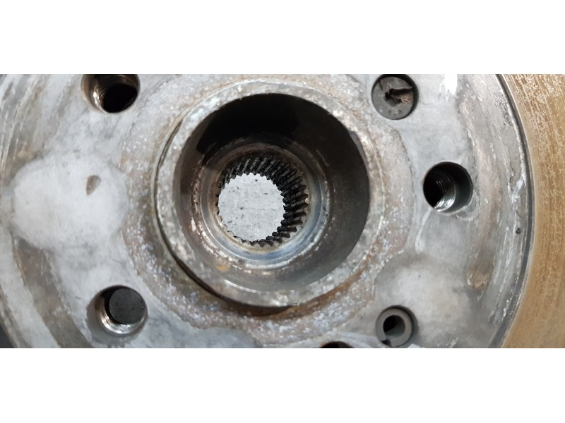 Recambio de mangueta delantera derecha para mercedes clase r (w251) r 350 cdi l 4-matic (251.122) referencia OEM IAM A2513300820