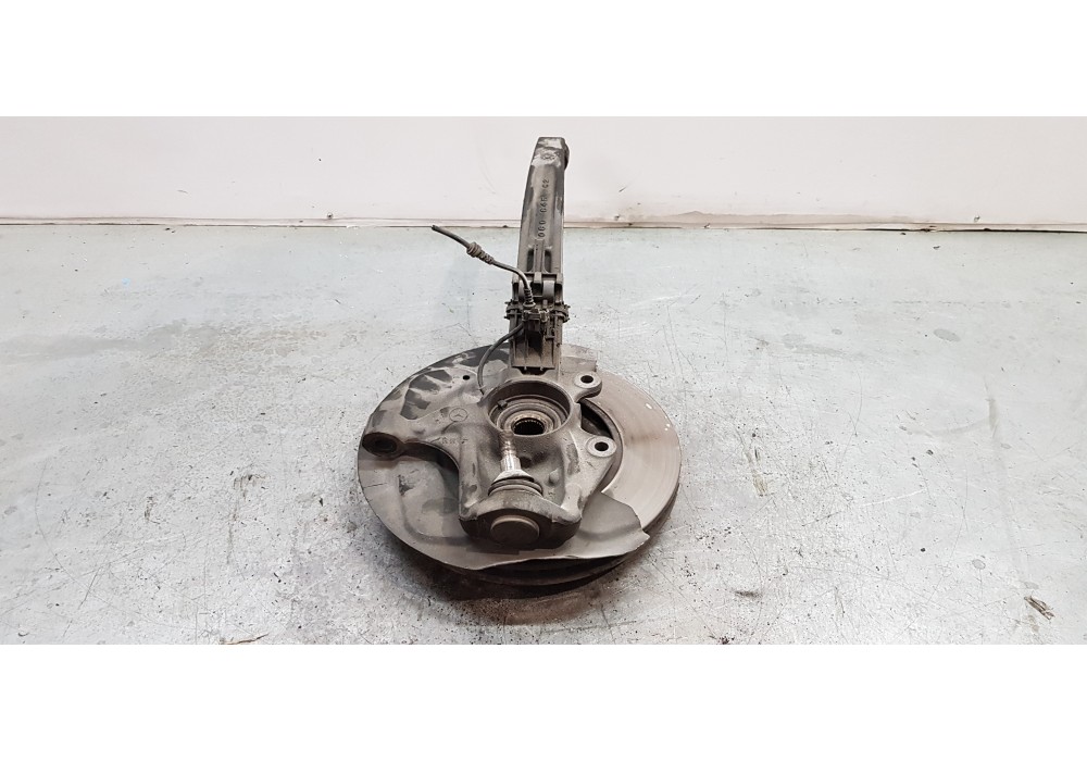 Recambio de mangueta delantera derecha para mercedes clase r (w251) r 350 cdi l 4-matic (251.122) referencia OEM IAM A2513300820
