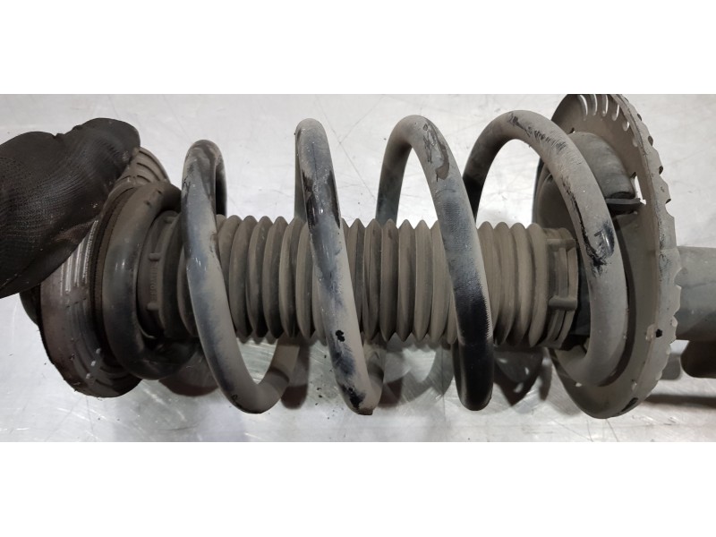 Recambio de amortiguador delantero derecho para volkswagen t5 bus (7e) caravelle comfortline lang 4motion referencia OEM IAM 7E8