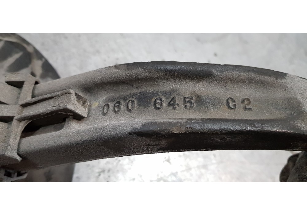 Recambio de mangueta delantera derecha para mercedes clase r (w251) r 350 cdi l 4-matic (251.122) referencia OEM IAM A2513300820