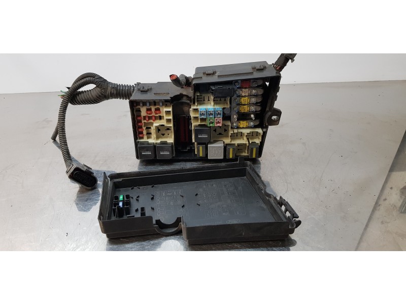 Recambio de caja reles / fusibles para ford focus berlina (cap) trend referencia OEM IAM 3M5T14K733NMG   Recambio de caja reles / fusibles para ford focus berlina (cap) trend referencia OEM IAM 3M5T14K733NMG