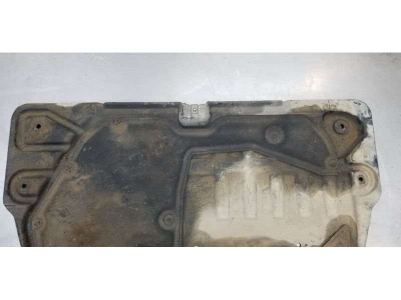 Recambio de cubrecarter para land rover evoque prestige referencia OEM IAM LR104028 HJ326B629AD 