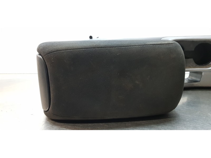 Recambio de apoyabrazos central para mitsubishi outlander (cw0) 2.0 di-d invite referencia OEM IAM 8011A165XA   Recambio de apoyabrazos central para mitsubishi outlander (cw0) 2.0 di-d invite referencia OEM IAM 8011A165XA