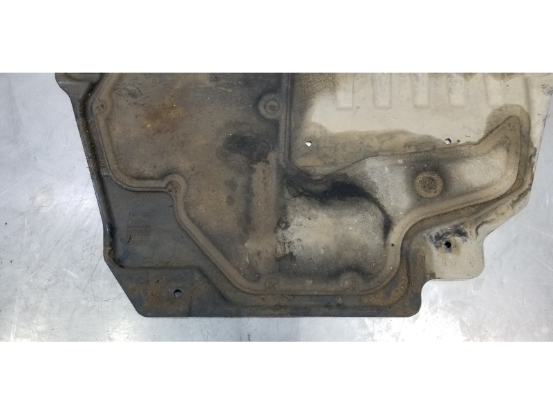 Recambio de cubrecarter para land rover evoque prestige referencia OEM IAM LR104028 HJ326B629AD 