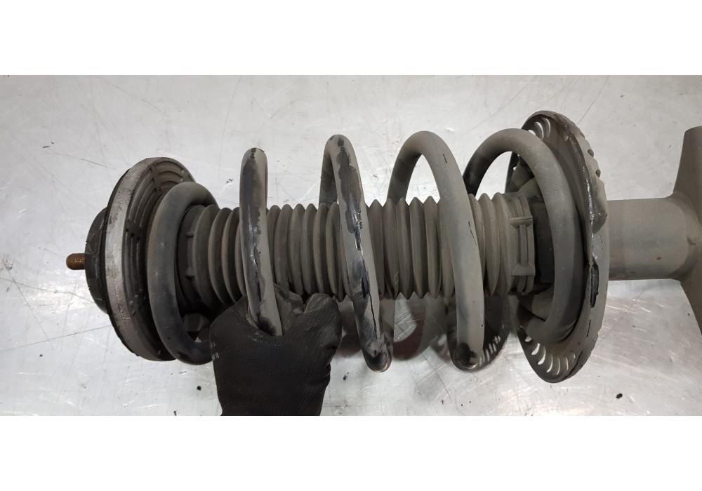 Recambio de amortiguador delantero izquierdo para volkswagen t5 bus (7e) caravelle comfortline lang 4motion referencia OEM IAM 7