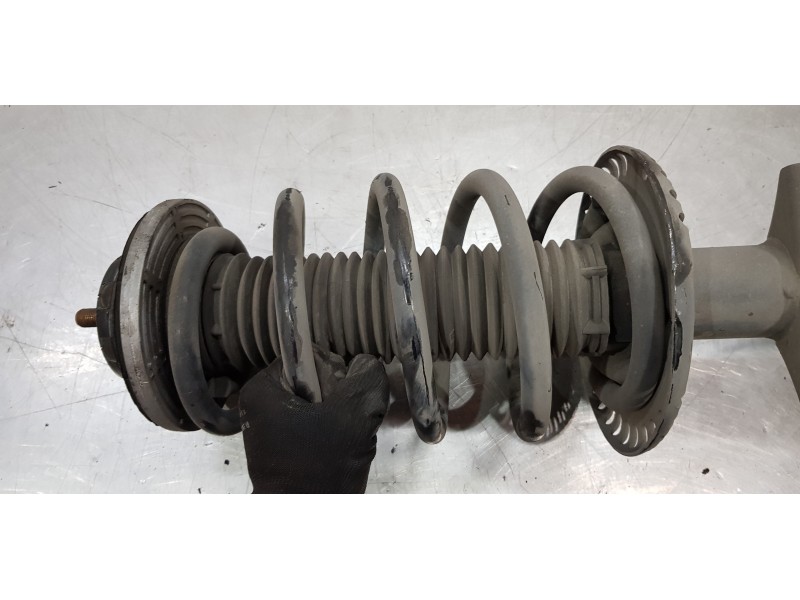 Recambio de amortiguador delantero izquierdo para volkswagen t5 bus (7e) caravelle comfortline lang 4motion referencia OEM IAM 7