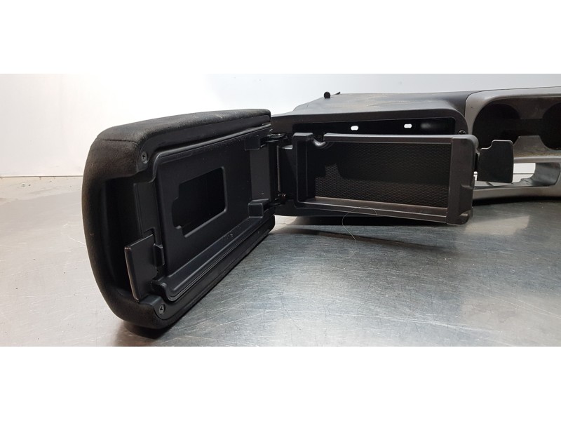 Recambio de apoyabrazos central para mitsubishi outlander (cw0) 2.0 di-d invite referencia OEM IAM 8011A165XA   Recambio de apoyabrazos central para mitsubishi outlander (cw0) 2.0 di-d invite referencia OEM IAM 8011A165XA