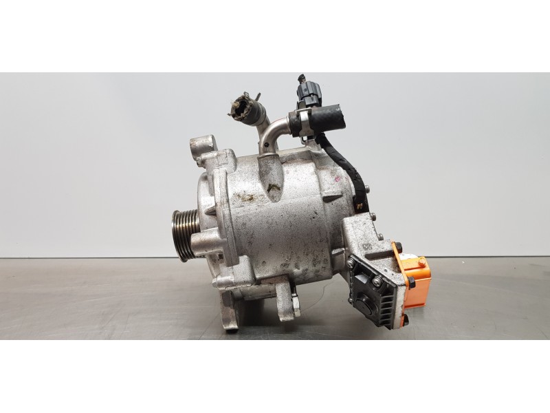 Recambio de alternador para hyundai tucson hybrid referencia OEM IAM 373902M900  