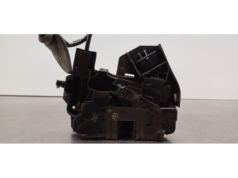 Recambio de cerradura puerta delantera derecha para renault scenic iv grand zen referencia OEM IAM 805025440R  