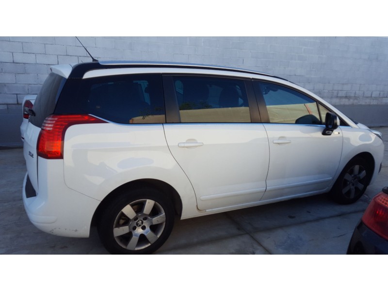peugeot 5008 del año 2015