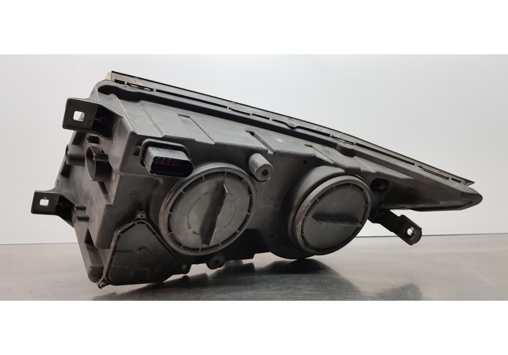 Recambio de faro izquierdo para volkswagen crafter caja cerrada caja cerrada 30 batalla corta referencia OEM IAM 2E1941005  