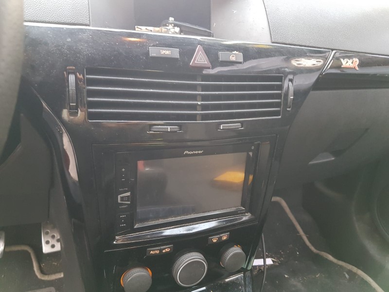 opel astra gtc del año 2006