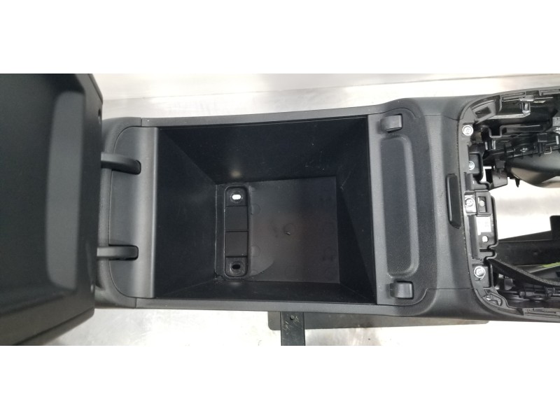 Recambio de apoyabrazos central para hyundai tucson hybrid referencia OEM IAM 84660N7100NNB 84610N7100NNB 