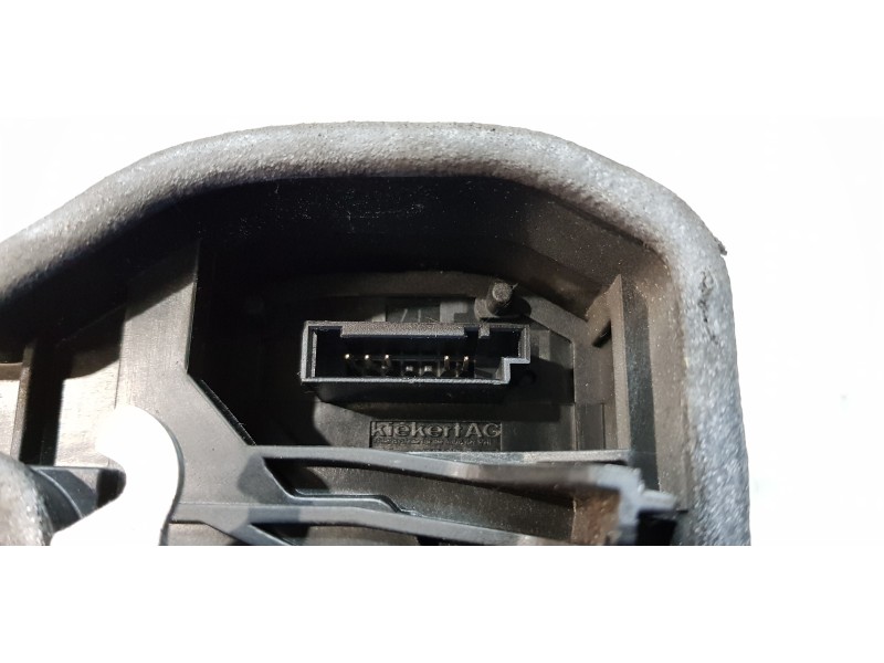 Recambio de cerradura puerta delantera izquierda para bmw serie 1 berlina (e81/e87) 116i referencia OEM IAM 7202149  