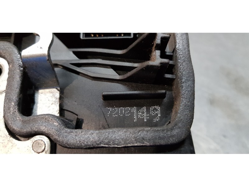 Recambio de cerradura puerta delantera izquierda para bmw serie 1 berlina (e81/e87) 116i referencia OEM IAM 7202149  