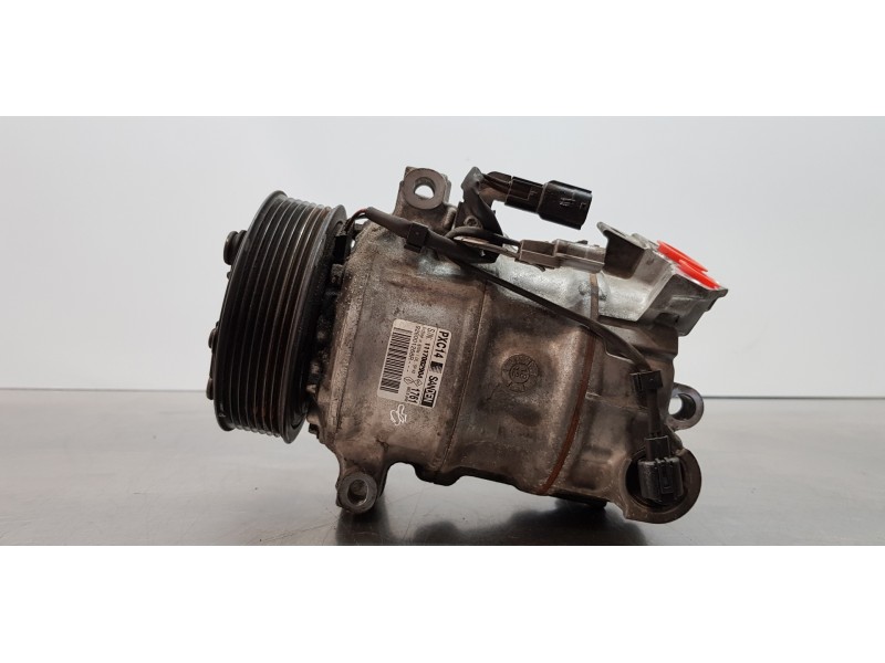 Recambio de compresor aire acondicionado para renault scenic iv grand zen referencia OEM IAM 926001268R  