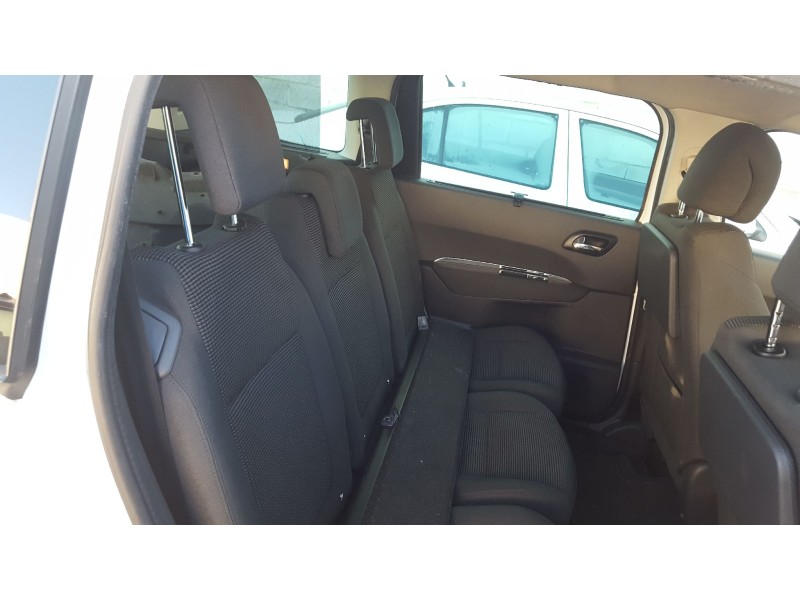 peugeot 5008 del año 2015