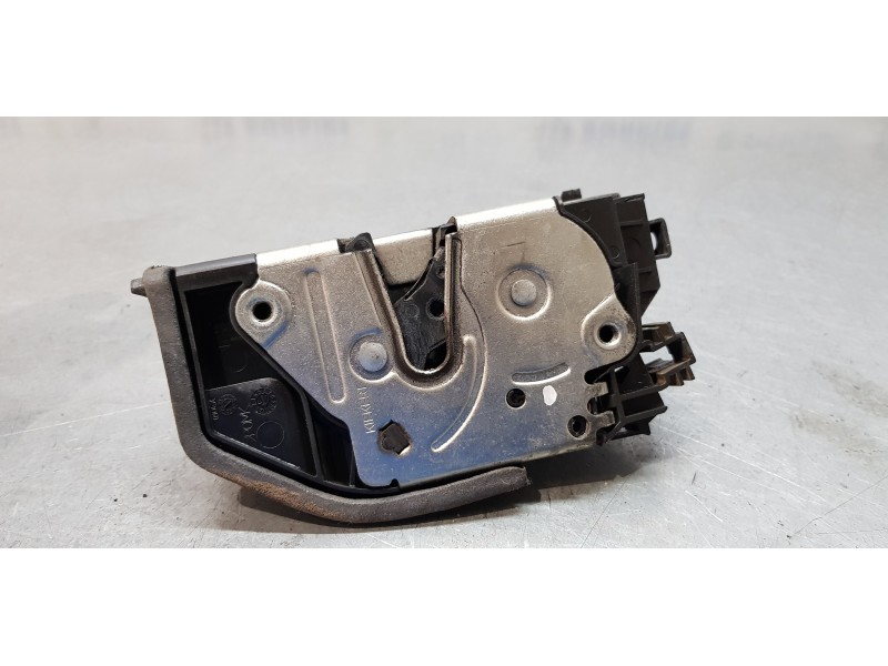 Recambio de cerradura puerta delantera izquierda para bmw serie 1 berlina (e81/e87) 116i referencia OEM IAM 7202149  