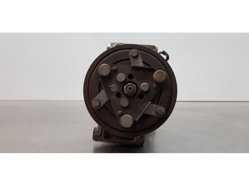 Recambio de compresor aire acondicionado para renault scenic iv grand zen referencia OEM IAM 926001268R  