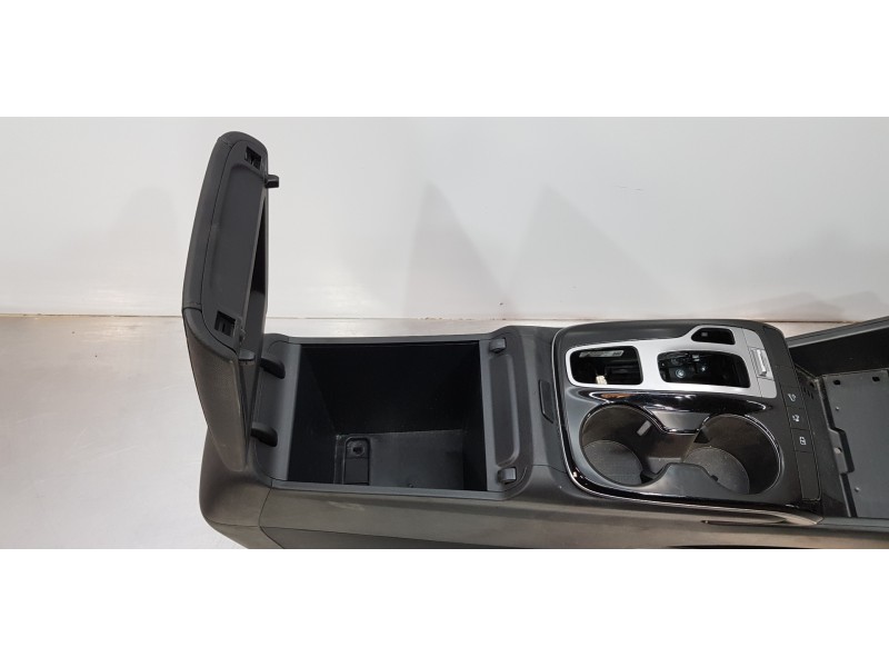 Recambio de apoyabrazos central para hyundai tucson hybrid referencia OEM IAM 84660N7100NNB 84610N7100NNB 