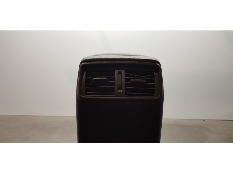 Recambio de apoyabrazos central para nissan x-trail (t32) acenta 4x4 referencia OEM IAM 969106FM9A  