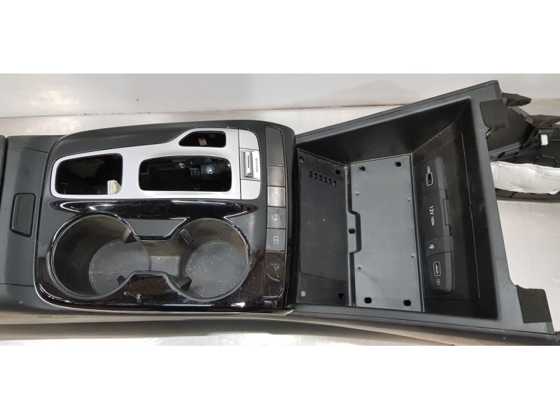 Recambio de apoyabrazos central para hyundai tucson hybrid referencia OEM IAM 84660N7100NNB 84610N7100NNB 